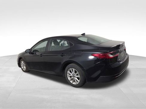 Used 2025 Toyota Camry LE FWD image 10