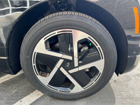 New 2026 Hyundai Ioniq 9 Limited image 16