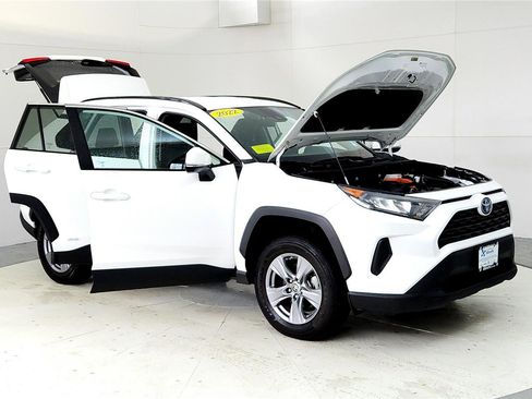 Used 2022 Toyota RAV4 LE AWD/4WD image 12