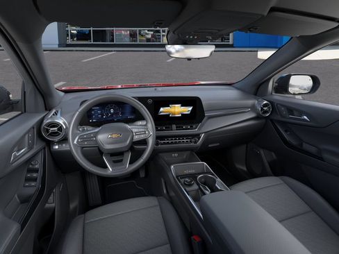 New 2026 Chevrolet Equinox LT w/ Convenience Package II FWD image 15