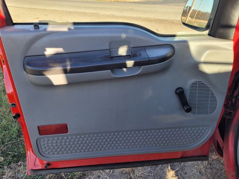 Used 2006 Ford F250 XLT image 7