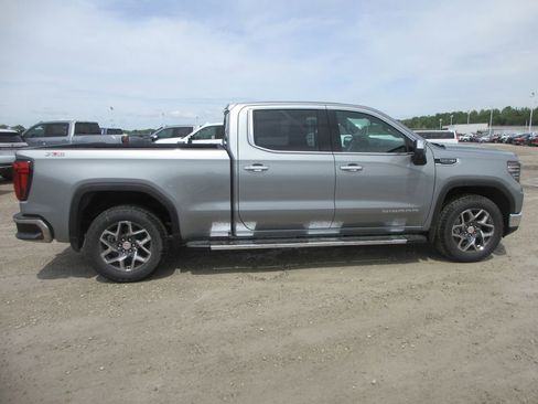 New 2026 GMC Sierra 1500 SLT w/ SLT Premium Plus Package AWD/4WD image 3