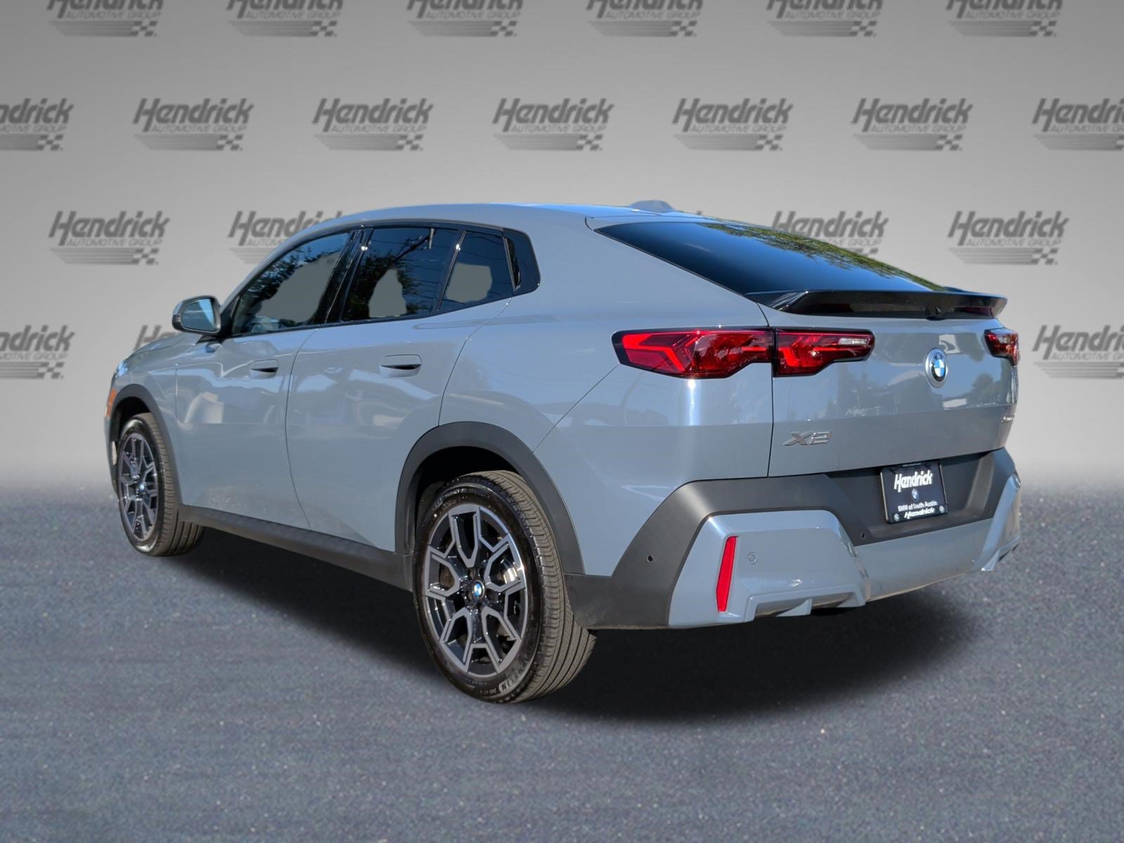 Used 2025 BMW X2 xDrive28i AWD/4WD image 9
