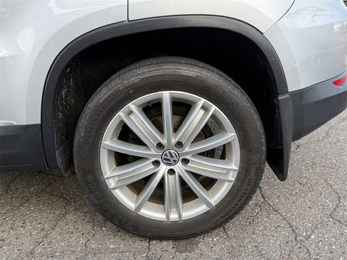 Used 2012 Volkswagen Tiguan S image 59