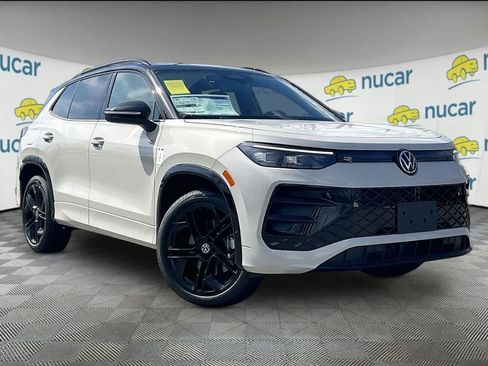 New 2026 Volkswagen Tiguan SE R-Line AWD/4WD image 1