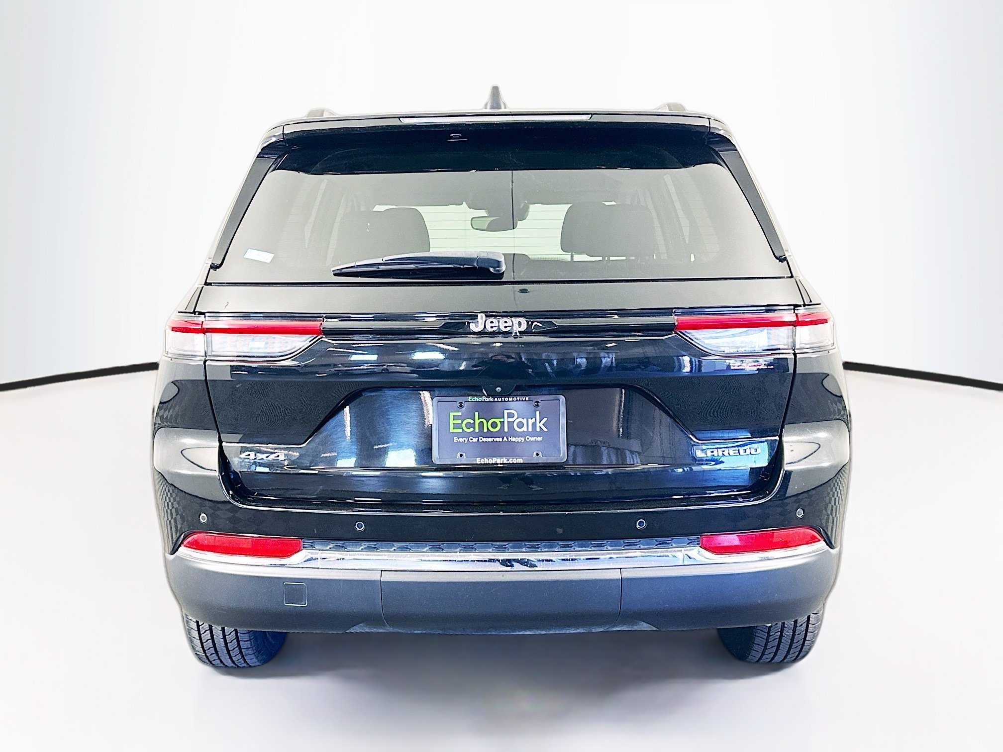 Used 2022 Jeep Grand Cherokee Laredo w/ Luxury Tech Group I AWD/4WD image 7