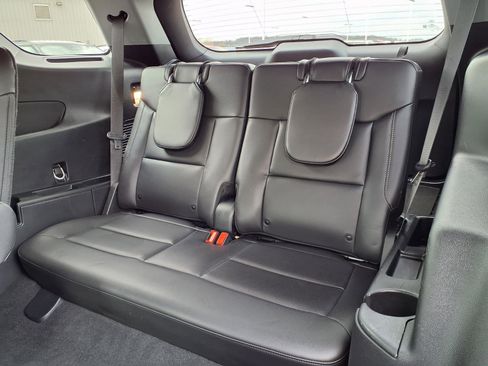 Used 2023 Ford Explorer XLT w/ Equipment Group 202A image 12