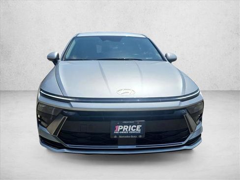 Used 2025 Hyundai Sonata SEL FWD image 2