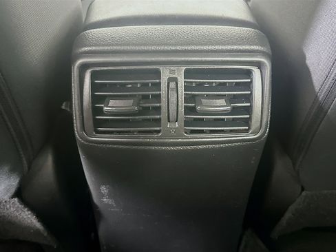 Used 2020 Nissan Rogue SV image 28