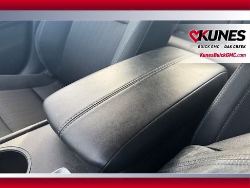 Used 2025 Nissan Altima 2.5 SV image 18