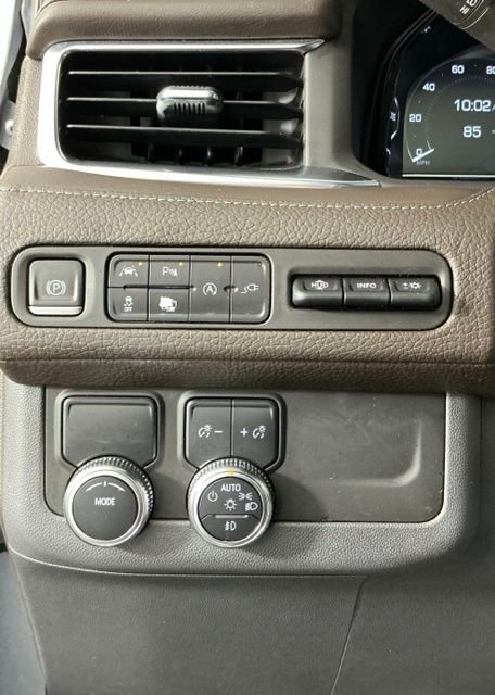 Used 2022 GMC Yukon Denali RWD image 9