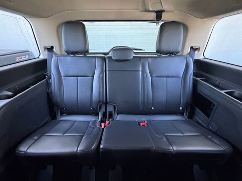 Used 2024 Ford Expedition XLT image 28