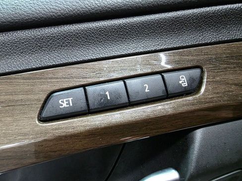 Used 2019 GMC Terrain Denali w/ GMC Pro Grade Package AWD/4WD image 17