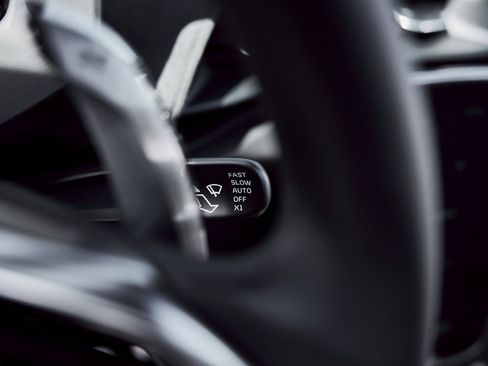 Used 2025 McLaren Artura Spider image 54