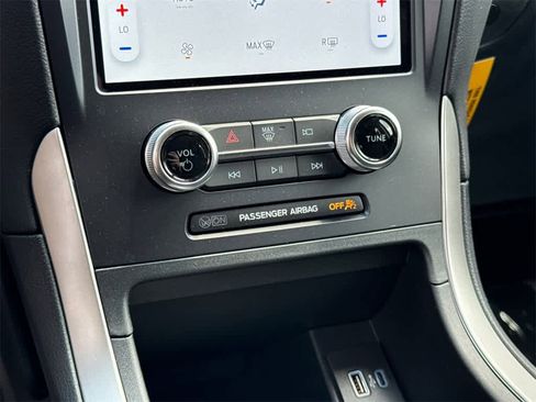 New 2024 Ford Edge SE image 28