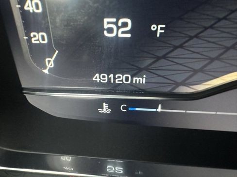 Used 2024 GMC Yukon SLT image 35