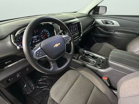 Used 2021 Chevrolet Traverse LS image 18
