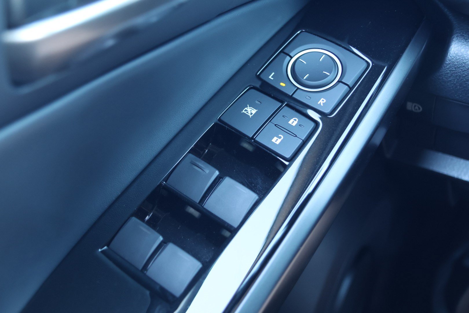 Certified 2025 Lexus IS 350 F Sport RWD image 12