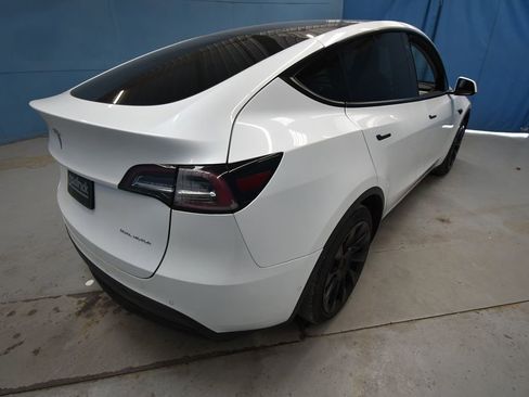 Used 2020 Tesla Model Y Performance image 30