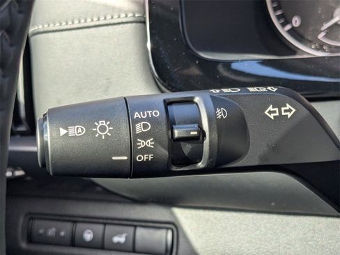 New 2025 Nissan Pathfinder SL w/ Black Appearance Package image 29