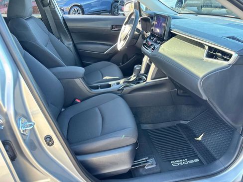 Certified 2024 Toyota Corolla Cross LE w/ Moonroof Package AWD/4WD image 16