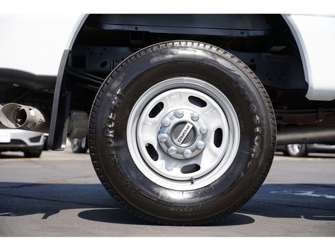 Used 2024 Ford F250 XL image 11