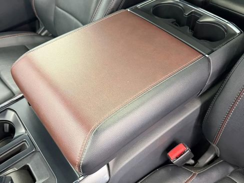 Used 2022 Ford F150 Lariat w/ Equipment Group 502A High image 17