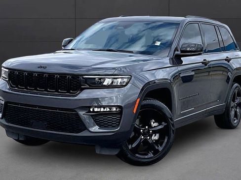 Used 2024 Jeep Grand Cherokee Limited w/ Black Appearance Package AWD/4WD image 1