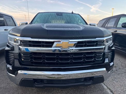 Used 2025 Chevrolet Silverado 1500 LT image 2