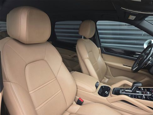 Used 2019 Porsche Cayenne image 19