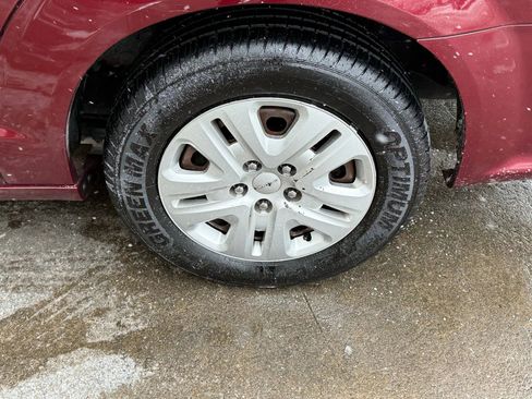 Used 2018 Dodge Grand Caravan SE w/ UConnect Hands-Free Group image 43