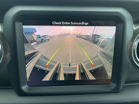 Used 2019 Jeep Wrangler Unlimited Sahara w/ Uconnect 4C Nav & Sound Group image 24