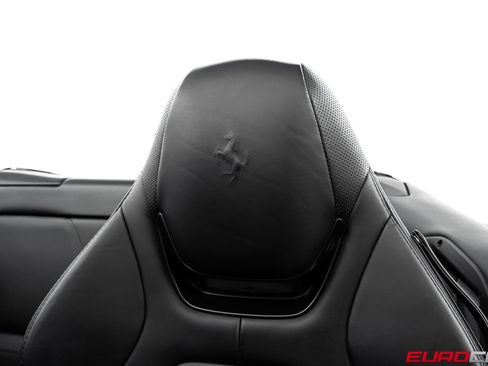 Used 2019 Ferrari Portofino RWD image 43