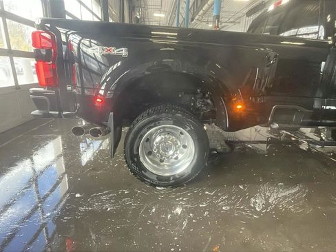 Certified 2024 Ford F450 Platinum w/ Camper Package image 23