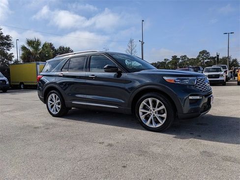 Certified 2023 Ford Explorer Platinum w/ Technology Package image 2