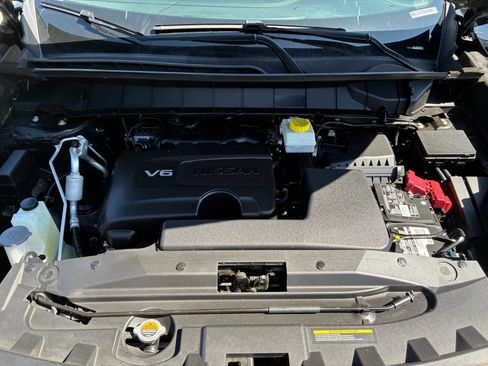 Used 2022 Nissan Pathfinder SV AWD/4WD image 32