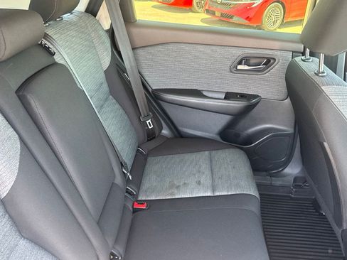 Used 2023 Nissan Rogue SV FWD image 31
