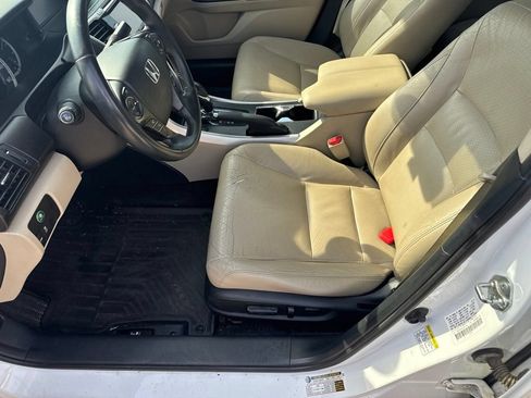 Used 2015 Honda Accord Touring image 8