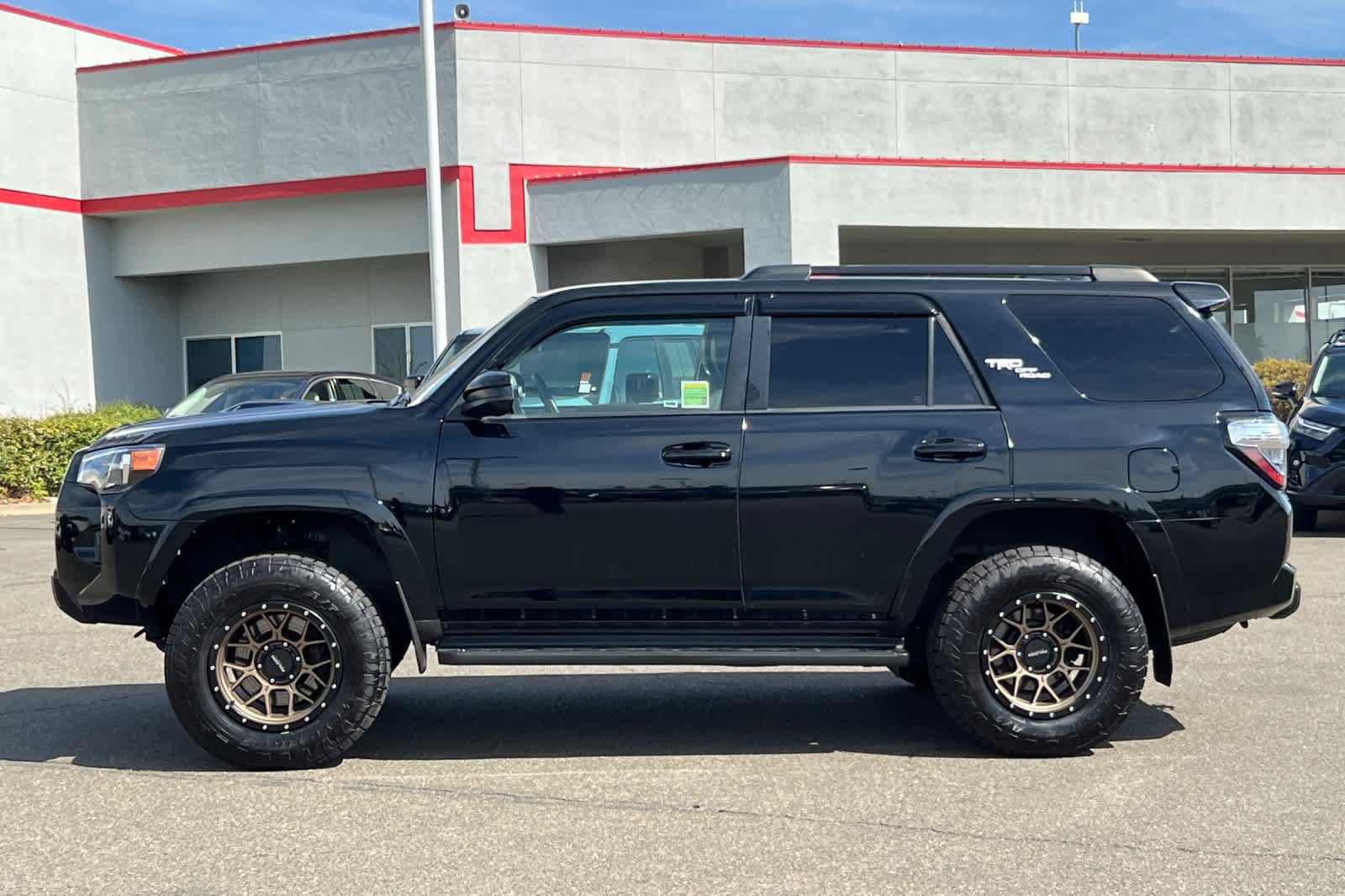 Used 2021 Toyota 4Runner TRD Off-Road AWD/4WD image 9