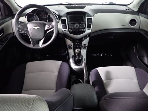 Used 2013 Chevrolet Cruze LS FWD image 35