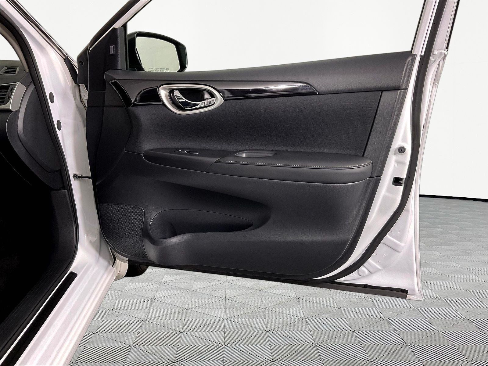 Used 2019 Nissan Sentra SV w/ Special Edition Package FWD image 28