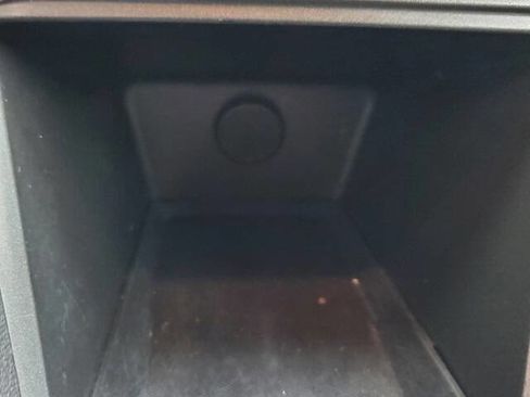 Used 2017 Chevrolet Equinox LT w/ Convenience Package image 32