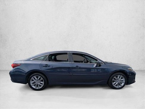 Used 2019 Toyota Avalon XLE image 4