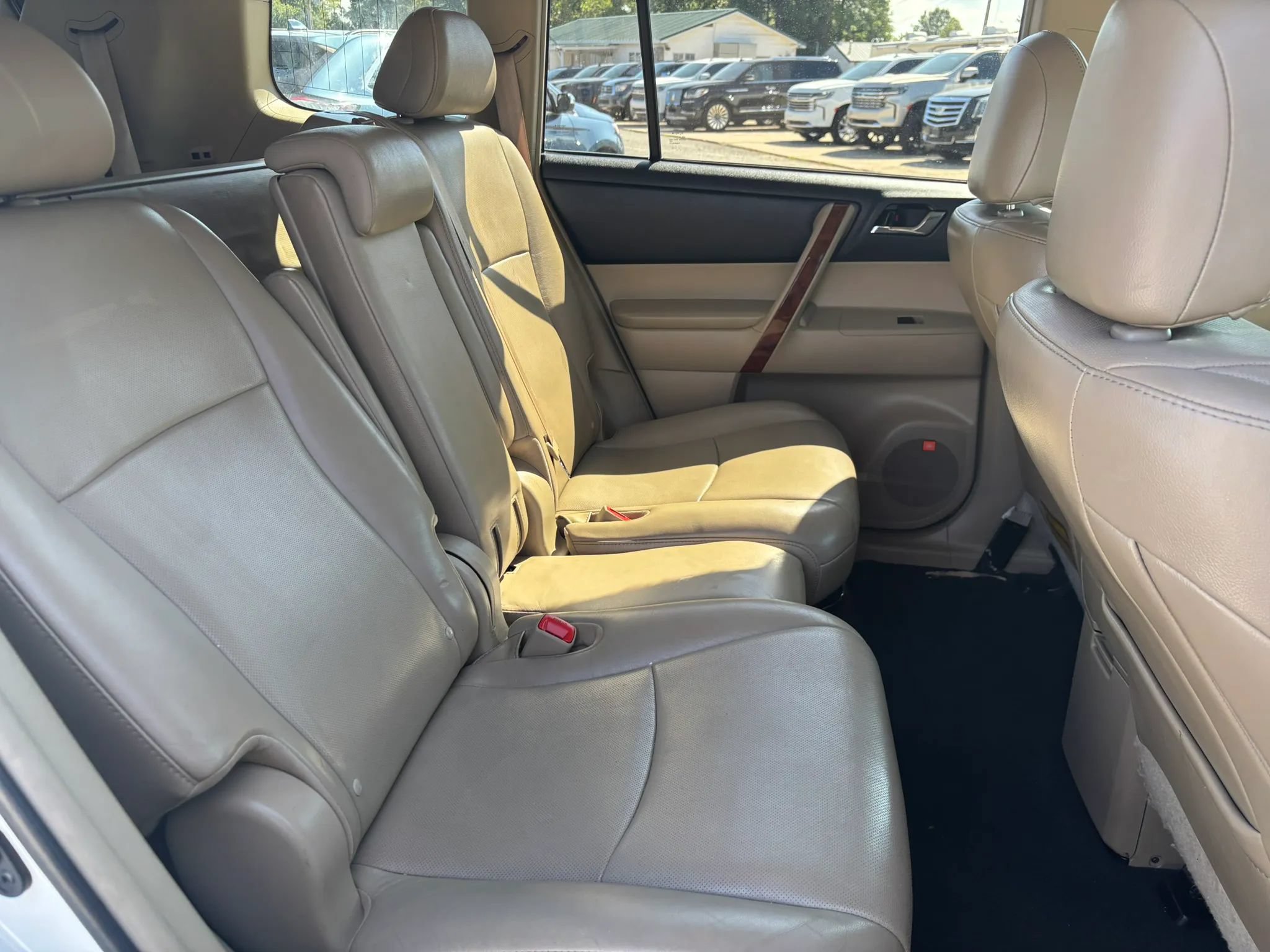 Used 2012 Toyota Highlander Limited w/ Tow Pkg AWD/4WD image 18