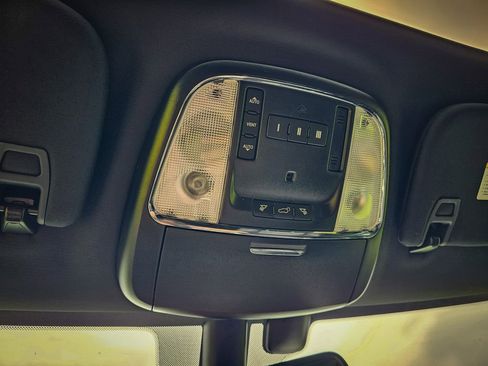 Used 2018 Jeep Grand Cherokee Limited AWD/4WD image 31