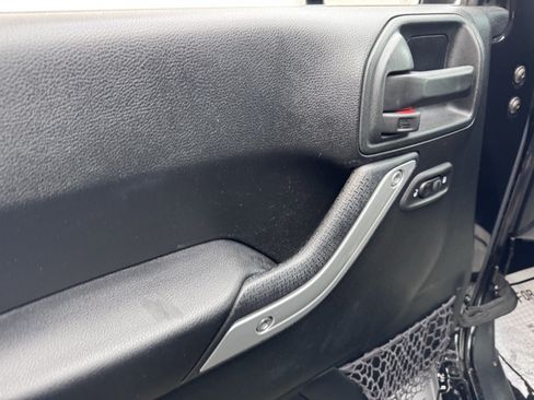 Used 2018 Jeep Wrangler Unlimited Sahara w/ Dual Top Group image 11