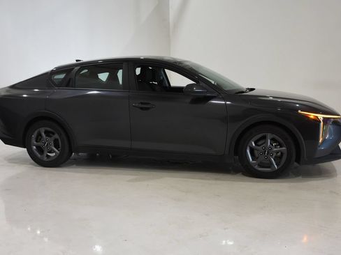 Used 2025 Kia K4 FWD image 3