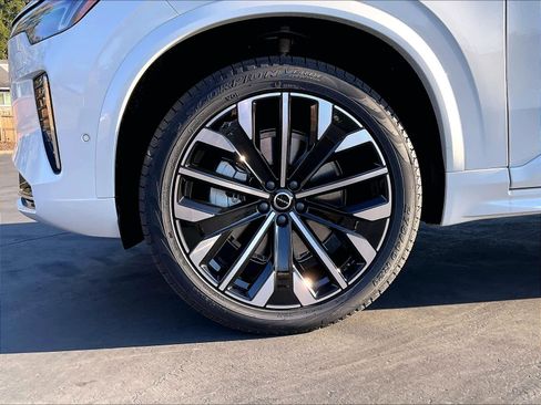 New 2026 Volvo XC90 B6 Ultra w/ Protection Package image 14