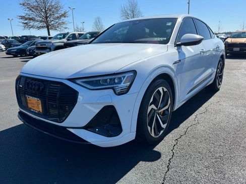 Used 2022 Audi e-tron Premium Plus w/ Premium Plus Package image 7