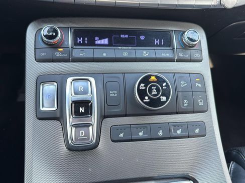 Used 2022 Hyundai Palisade Calligraphy w/ Winter Package image 16